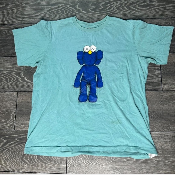Uniqlo x KAWS Teal and Blue Graphic Tee - Picture 1 of 3